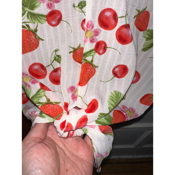 Rose + Olive White Red Strawberry Cherry Tie Front Blouse Size Large - Picture 9 of 12